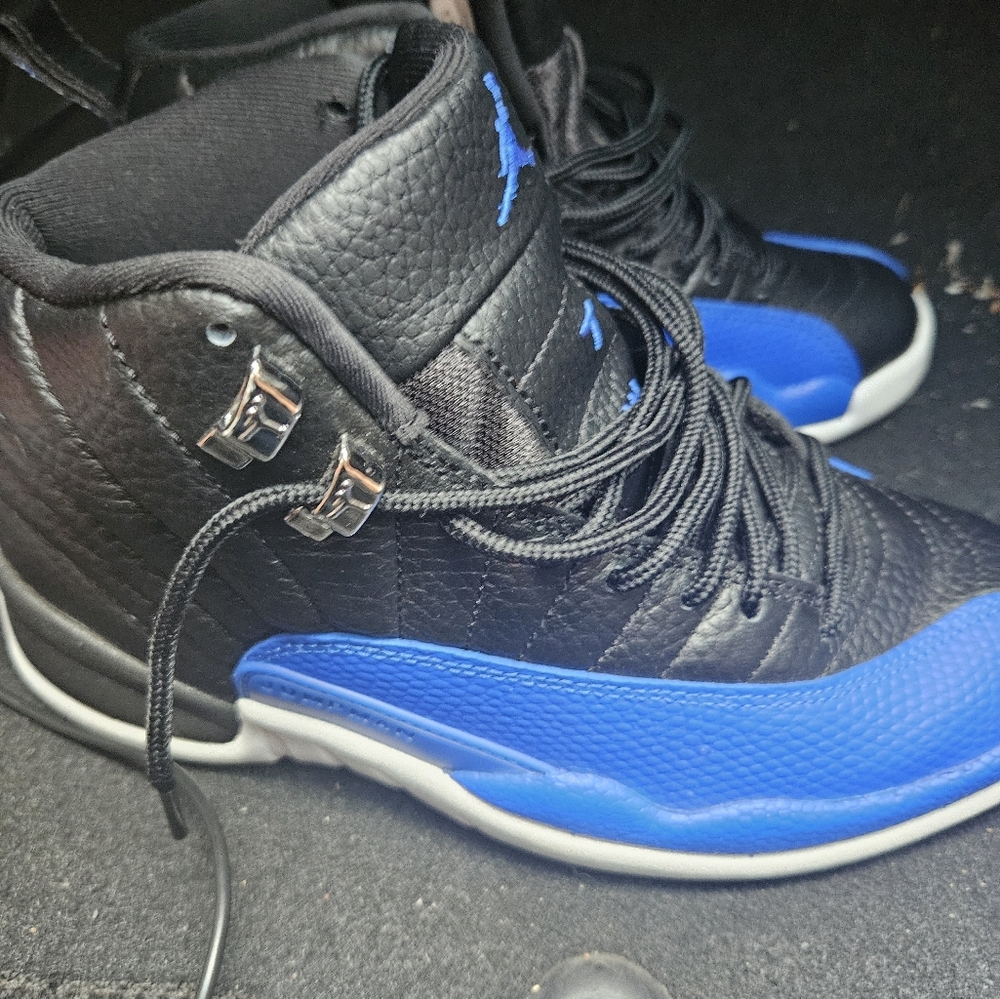 Royal blue & black Jordan 12s size 6.5